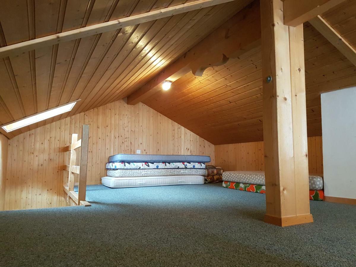 Chalet Mit Alpenambiente Axalp เบรียนส์ ภายนอก รูปภาพ