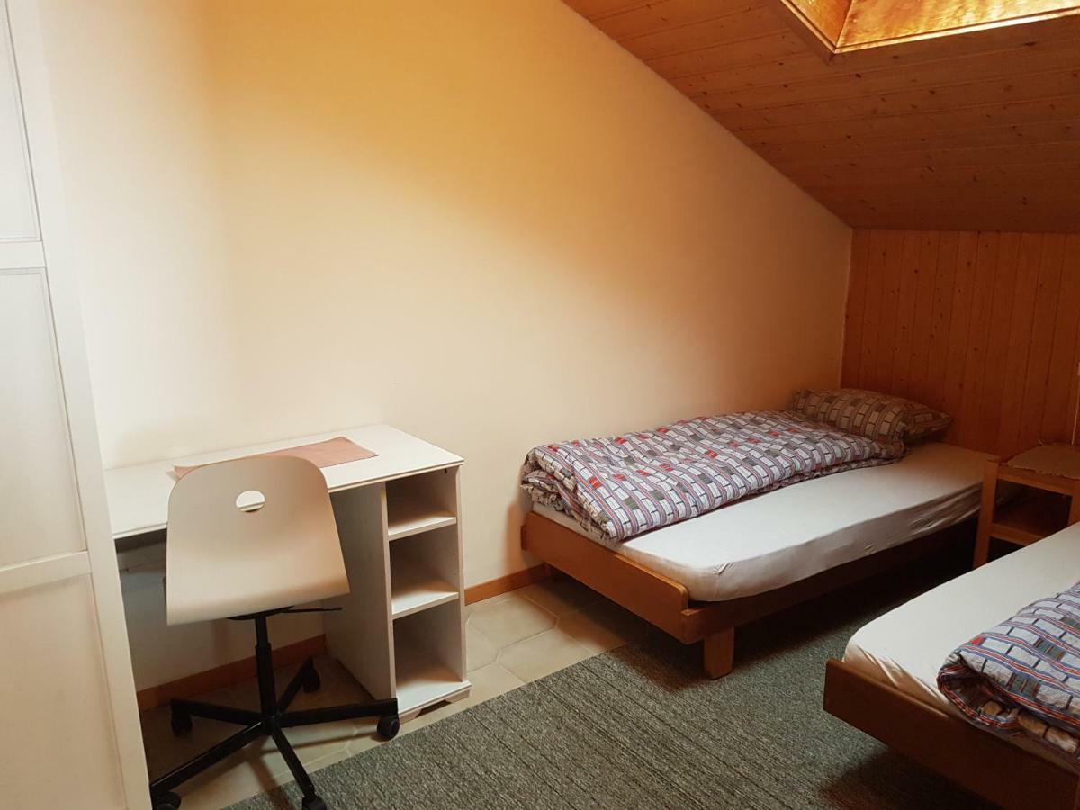 Chalet Mit Alpenambiente Axalp เบรียนส์ ภายนอก รูปภาพ